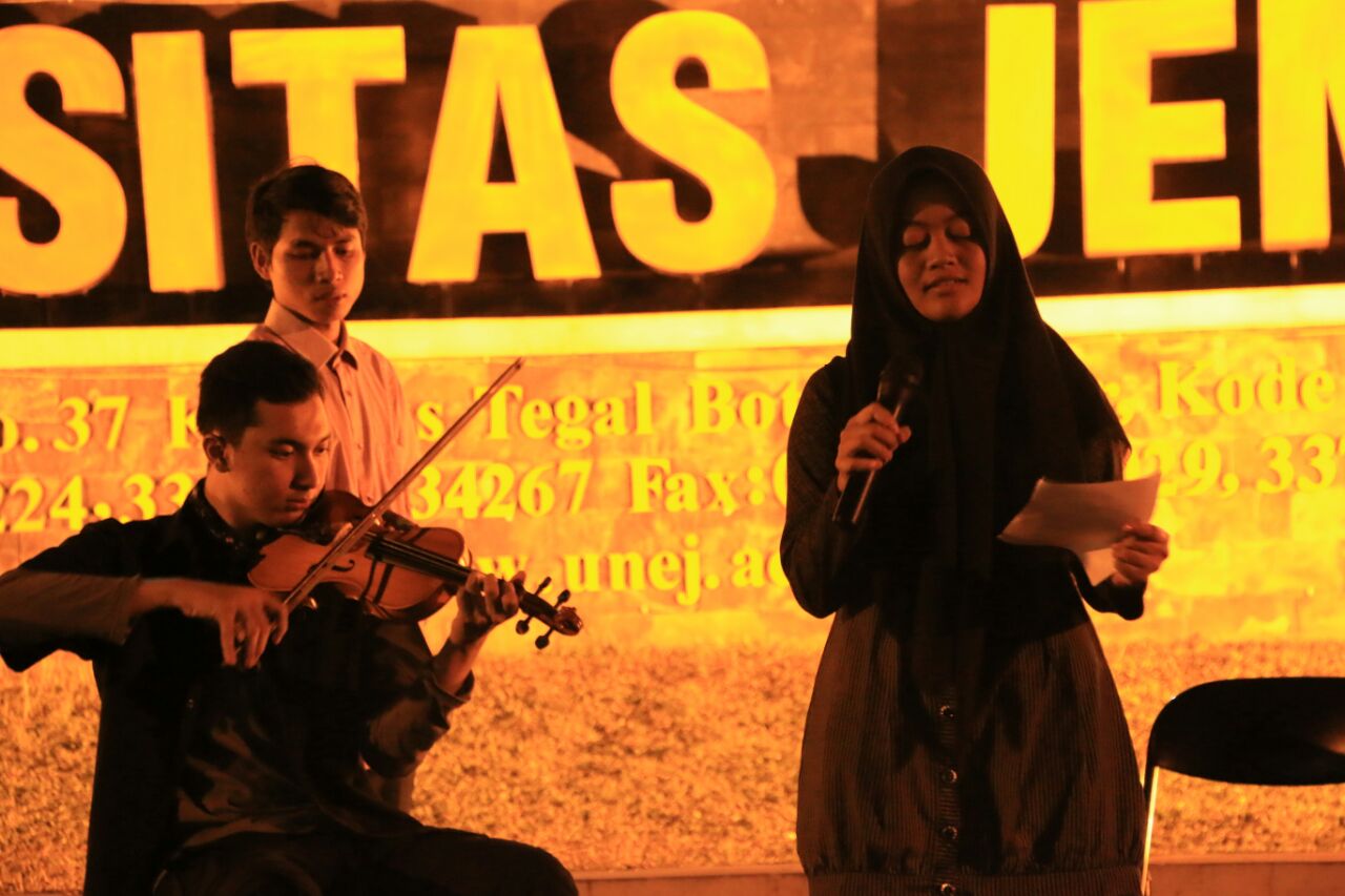 Agar Literasi Tak Selalu Membosankan, Sahabat Pelajar Jatim Adakan Malam Puisi Di Jember